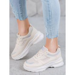 BeŻowe sneakersy z efektem holo. Brązowe sneakersy damskie SHELOVET, ze skóry ekologicznej. Za 76,90 zł.