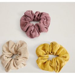 Mango - Gumki do włosów Coti (3-pack). Różowe gumki do włosów damskie Mango, bez wzorów, z bawełny. Za 49,90 zł.