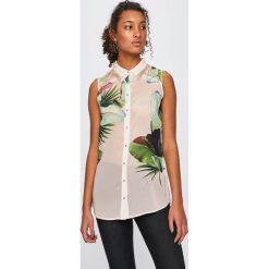 Guess Jeans - Top. Różowe bluzki damskie Guess Jeans, s, z aplikacjami, z poliesteru, bez kołnierzyka. W wyprzedaży za 199,90 zł.