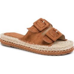 Espadryle DEEZEE - WSS20301-01 Camel. Pomarańczowe espadryle damskie DeeZee, bez wzorów, z tworzywa sztucznego, bez obcasa. W wyprzedaży za 54,99 zł.
