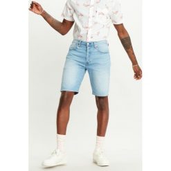 Szorty jeansowe Levi's 501® Original 36512-0090. Niebieskie spodenki i szorty męskie Levi's®, s, bez wzorów, z elastanu. Za 239,00 zł.