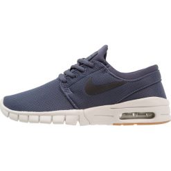 Nike SB STEFAN JANOSKI MAX Tenisówki i Trampki thunder blue/black/medium brown. Niebieskie trampki męskie marki Nike SB, z tworzywa sztucznego. Za 379,00 zł.