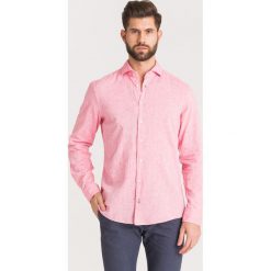 KOSZULA HANJO Joop! Jeans. Czerwone koszule męskie JOOP! Jeans, s, z haftami, z bawełny, z klasycznym kołnierzykiem, bez rękawów. Za 221,40 zł.