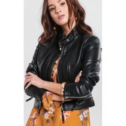 Czarna Ramoneska One's. Czarne kurtki damskie other, s, z aplikacjami, bez kaptura. Za 179,99 zł.
