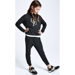 Mayoral - Spodnie dziecięce 128-167 cm. Niebieskie spodnie dziewczęce Mayoral, z aplikacjami, z poliesteru. Za 131,90 zł.