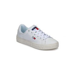 Buty Tommy Jeans JAZ 1A. Białe trampki i tenisówki damskie marki Tommy Jeans, bez wzorów, z jeansu, bez zapięcia. Za 439,00 zł.