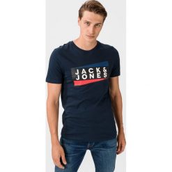 Jack & Jones Shaun Koszulka Niebieski. Niebieskie podkoszulki męskie Jack & Jones, l, z nadrukiem, z bawełny, bez kołnierzyka, z krótkim rękawem, krótkie. Za 57,95 zł.