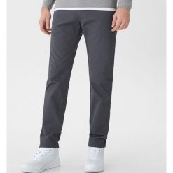 Spodnie chino - Szary. Szare chinosy męskie marki House, s. Za 89,99 zł.