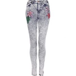 Guess Jeansy "1981". Jeansy damskie Guess. Za 149,00 zł.