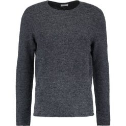 Swetry klasyczne męskie: Selected Homme SHDCALI CREW NECK Sweter dark grey melange/black