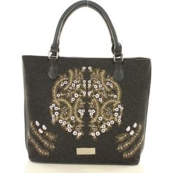 MONNARI Niezwykła torba shopper bag z haftowanym wzorem szary. Szare torby damskie na zakupy Monnari, z haftami, ze skóry ekologicznej, eleganckie, z haftem. W wyprzedaży za 179,00 zł.