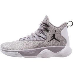 Jordan SUPER.FLY MVP Obuwie do koszykówki cement grey/black/white/univaersal red. Szare buty sportowe męskie marki Jordan, ze skóry. Za 629,00 zł.