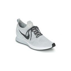 Buty Nike AIR ZOOM MARIAH FLYKNIT RACER. Białe trampki męskie Nike, bez wzorów, bez zapięcia. Za 489,30 zł.