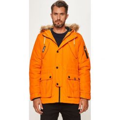 Ellesse - Kurtka. Zielone płaszcze męskie Ellesse, m, bez wzorów, z poliesteru, krótkie, z kapturem. W wyprzedaży za 399,90 zł.