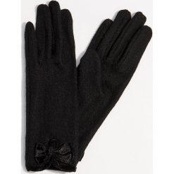 Eleganckie rękawiczki z wełną - Czarny. Czarne rękawiczki damskie Mohito, z wełny. Za 39,99 zł.