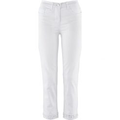 Dżinsy ze stretchem 7/8 Premium z haftem bonprix biały denim. Białe jeansy damskie bonprix, z jeansu. Za 99,99 zł.