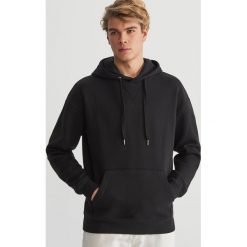 Bluza z kapturem - Czarny. Czarne bluzy chłopięce marki Reserved, s, z kapturem. Za 89,99 zł.