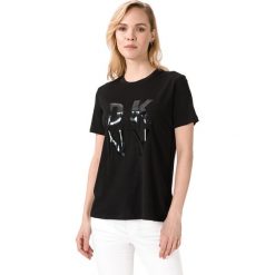 DKNY Koszulka Czarny. Czarne topy damskie DKNY, m, z nadrukiem, z elastanu, z krótkim rękawem. Za 206,95 zł.