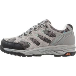 HiTec WILDFIRE LOW I WP Obuwie hikingowe cool grey/graphite/iceberg green. Szare buty sportowe damskie marki Hi-tec, z gumy, outdoorowe. Za 379,00 zł.