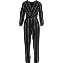 Forever New LOGAN TWIST FRONT STRIPE Kombinezon black and white. Czarne kombinezony damskie marki Forever New, bez wzorów, z poliesteru, bez kołnierzyka, bez rękawów. Za 379,00 zł.