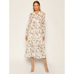 Sukienka koszulowa Pepe Jeans Julianne PL952707. Sukienki damskie Pepe Jeans, na co dzień, xs, bez wzorów, z jeansu, z koszulowym kołnierzykiem, bez rękawów, proste. Za 439,00 zł.