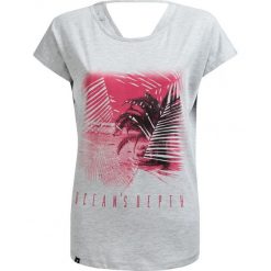 T-shirt damski TSD019 - jasny szary melanż - Outhorn. Szare koszulki damskie Outhorn, z nadrukiem, z bawełny, z dekoltem na plecach, bez rękawów. W wyprzedaży za 29,99 zł.
