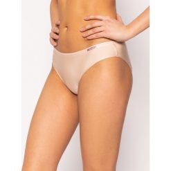 Figi klasyczne Chantelle Absolute Invisible C29230. Czarne figi damskie Chantelle, bez wzorów, z elastanu. Za 109,00 zł.