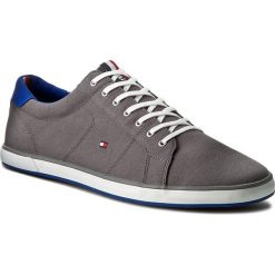 Tenisówki TOMMY HILFIGER - Harlow 1D FM0FM00596 Steel Grey 039. Szare półbuty męskie TOMMY HILFIGER, na co dzień, bez wzorów, z materiału, eleganckie, na sznurówki. Za 249,00 zł.