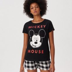 Piżama z motywem Mickey Mouse - Czarny. Czarne piżamy damskie Sinsay, s, z motywem z bajki, bez rękawów. Za 49,99 zł.