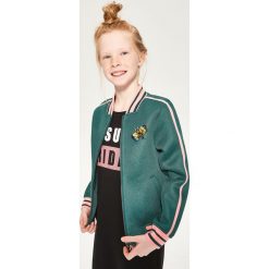 Kurtka typu bomber - Khaki. Brązowe kurtki męskie bomber marki Reserved, l, z kapturem. W wyprzedaży za 49,99 zł.