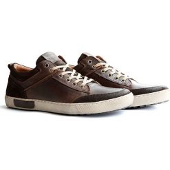 Skórzane sneakersy "Aberdeen" w kolorze brązowym. Pomarańczowe trampki męskie Travelin', na sznurówki. W wyprzedaży za 300,95 zł.