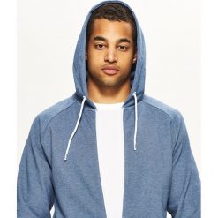 Gładka bluza z kapturem BASIC - Niebieski. Niebieskie bluzy męskie rozpinane marki Reserved, l, z kapturem. Za 89,99 zł.
