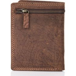 PORTFEL MĘSKI WILD. Brązowe portfele męskie marki Wild. Za 59,90 zł.