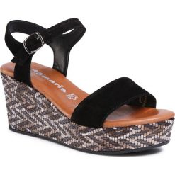 Sandały TAMARIS - 1-28013-24 Black/Ethno 025. Czarne klapki damskie Tamaris, bez wzorów, ze skóry, bez obcasa, na obcasie. W wyprzedaży za 159,00 zł.