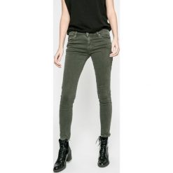 Answear - Jeansy Blossom Mood. Czarne rurki damskie ANSWEAR. W wyprzedaży za 99,90 zł.