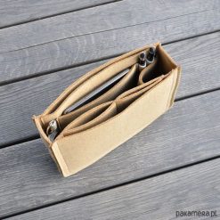 Organizer do torebki - wąski - beżowy. Brązowe torebki klasyczne damskie Pakamera, bez wzorów, bez dodatków. Za 90,00 zł.
