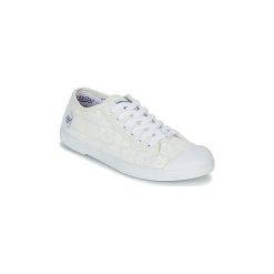 Buty Le Temps des Cerises BASIC 02. Białe trampki i tenisówki damskie marki Le Temps Des Cerises, bez wzorów, bez zapięcia. Za 169,00 zł.