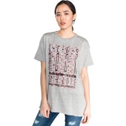 Trussardi Jeans Koszulka Szary. Szare koszulki damskie Trussardi Jeans, m, z nadrukiem, z bawełny, bez kołnierzyka. Za 171,95 zł.