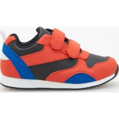 Sportowe buty zapinane na rzepy - Pomarańczo. Szare buty sportowe męskie Reserved, na rzepy. W wyprzedaży za 39,99 zł.