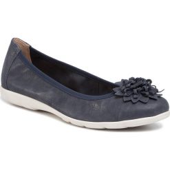 Baleriny CAPRICE - 9-9-22157-24 Navy Pearl 805. Niebieskie baleriny damskie Caprice, bez wzorów, ze skóry, bez obcasa. Za 229,90 zł.