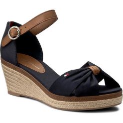 Espadryle TOMMY HILFIGER Elba 40D FW0FW00906. Niebieskie espadryle damskie TOMMY HILFIGER, bez wzorów, bez obcasa. W wyprzedaży za 299,00 zł.