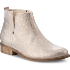 Botki CARINII - B4342 F76-000-000-C97. Żółte buty zimowe damskie Carinii, ze skóry, na obcasie. W wyprzedaży za 239,00 zł.