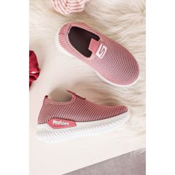 Różowe buty sportowe wsuwane casu 20p4/m. Różowe buty dziewczęce sportowe Casu, bez wzorów, bez zapięcia. Za 44,99 zł.