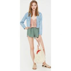 Spodenki basic. Szare szorty damskie Pull&Bear, bez wzorów. Za 27,90 zł.
