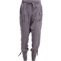 Cream NANNA PANTS Spodnie materiałowe pitch black. Czarne spodnie damskie marki Cream, bez wzorów, z poliesteru. Za 369,00 zł.
