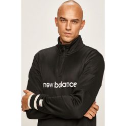 New Balance - Bluza. Czarne bluzy męskie New Balance, s, z aplikacjami, z elastanu, z kapturem, z krótkim rękawem, krótkie, bez kaptura. W wyprzedaży za 259,90 zł.