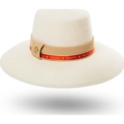 KAPELUSZ Elisabetta Franchi VIRGIN WOOL. Białe kapelusze damskie z aplikacjami, z wełny. Za 1099,00 zł.