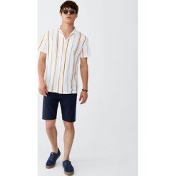 Bermudy tailoring z paskiem. Zielone spodenki i szorty męskie Pull&Bear, m, bez wzorów. Za 89,90 zł.