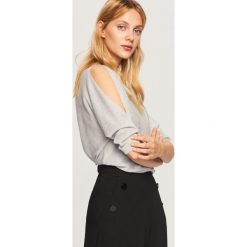 Sweter z brokatową nitką - Srebrny. Szare swetry klasyczne damskie marki Reserved, l. Za 59,99 zł.