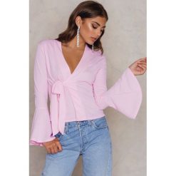 Boohoo Marynarka z poszerzanymi rękawami - Pink. Różowe marynarki i żakiety damskie Boohoo. W wyprzedaży za 48,59 zł.